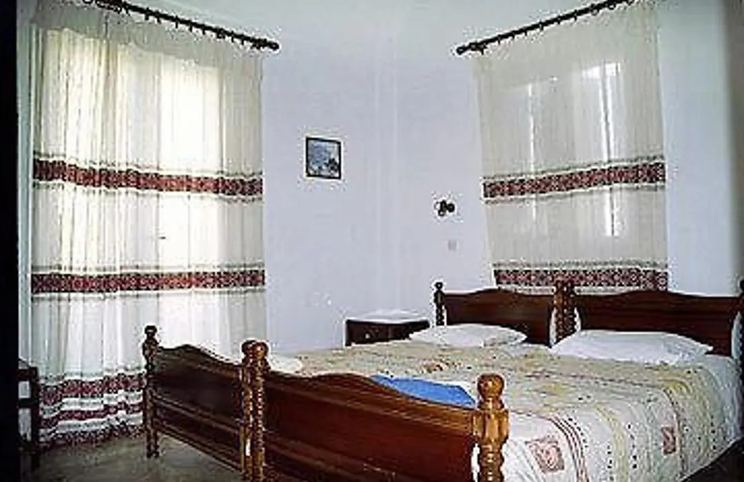 Makis Hotel-1