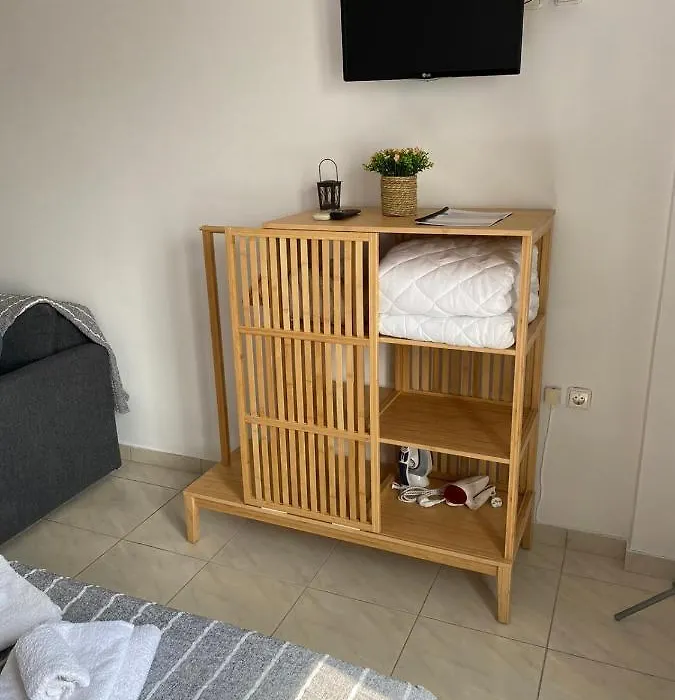K & G Central Apartments Fira-1