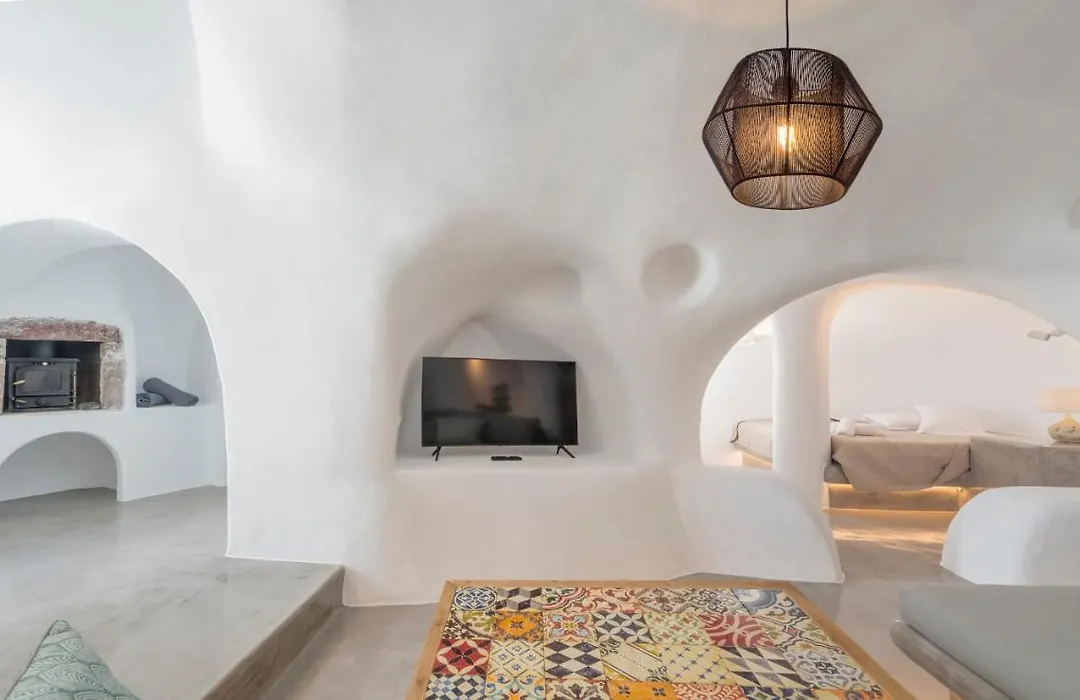Aqua Serenity Luxury Suites Santorini-1