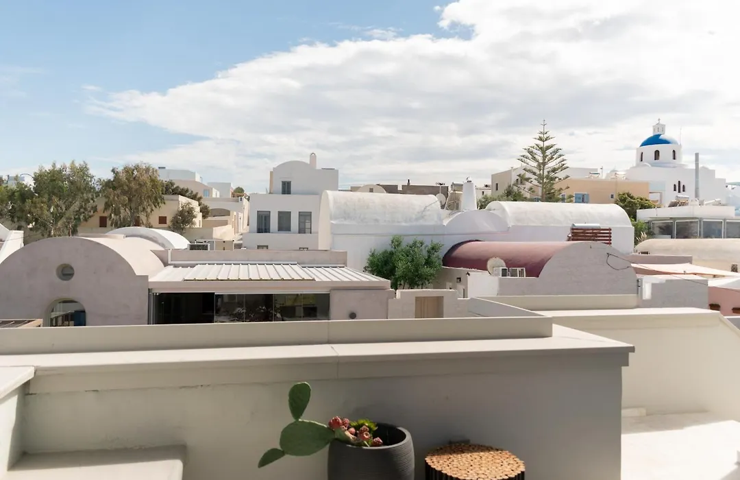 Central Hostel Oia-1