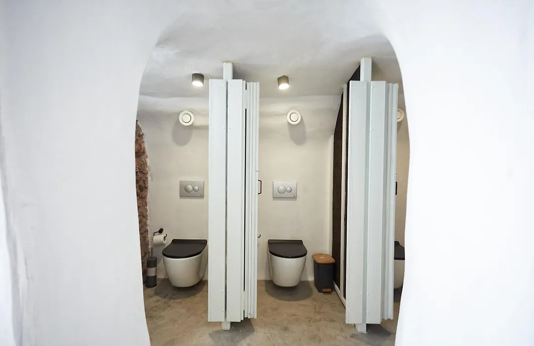Hostel 16 Oia-1