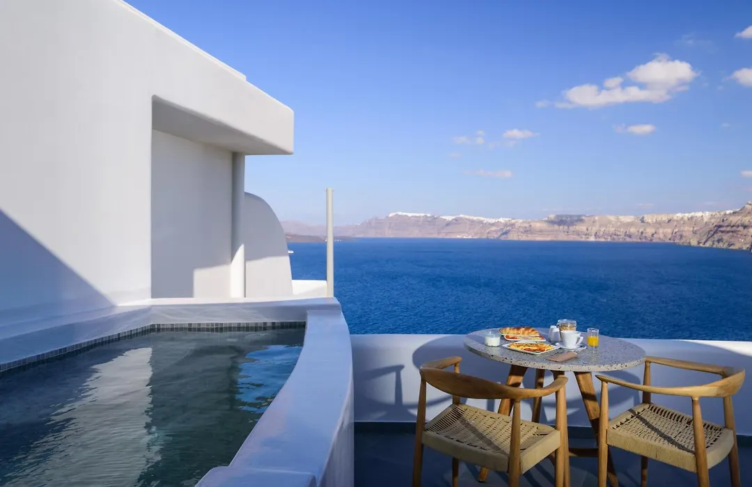 Neptune Luxury Suites-1