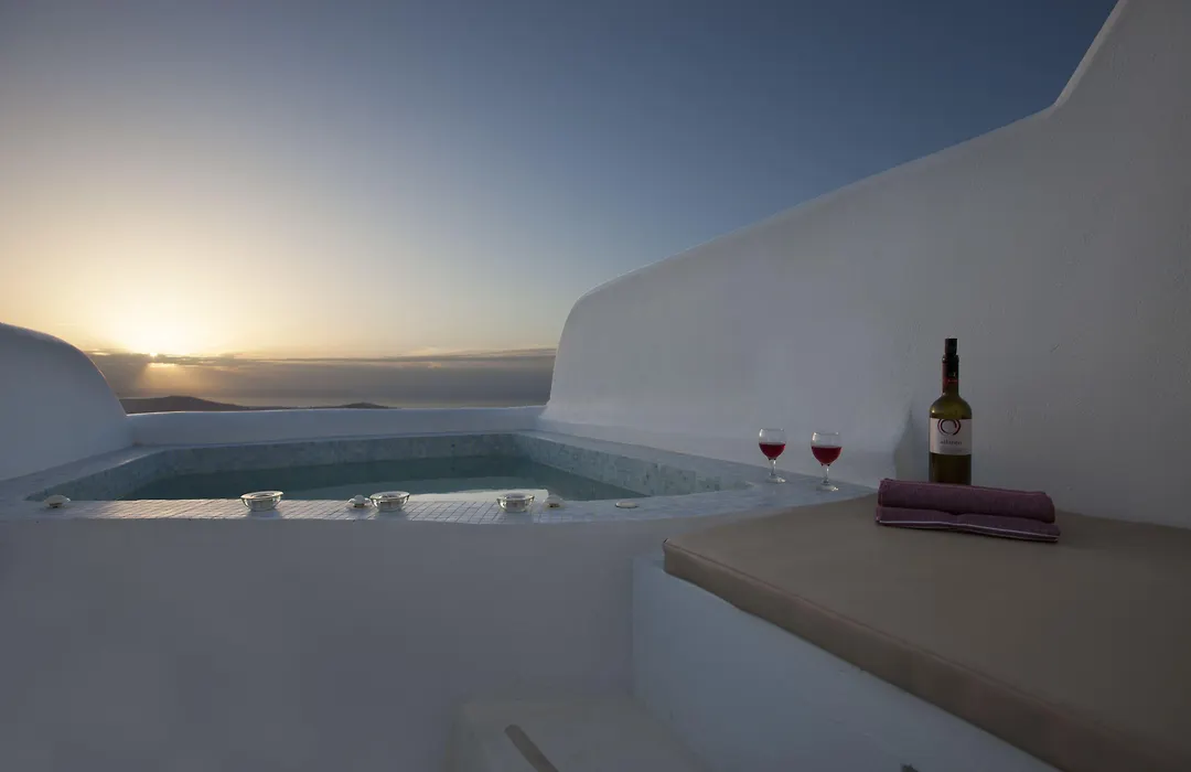 Abyssanto Suites And Spa-1