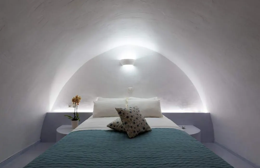 Fira White Residence-1