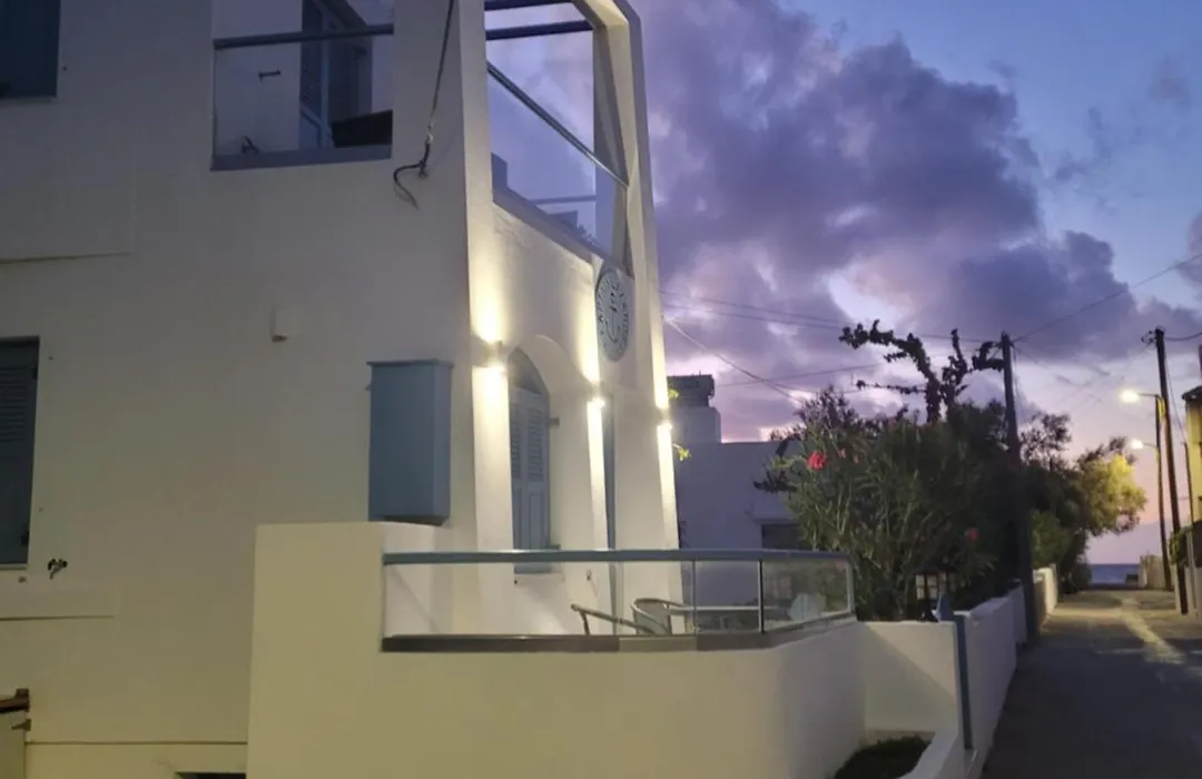 Captain Lazaros Villas&Suites-1