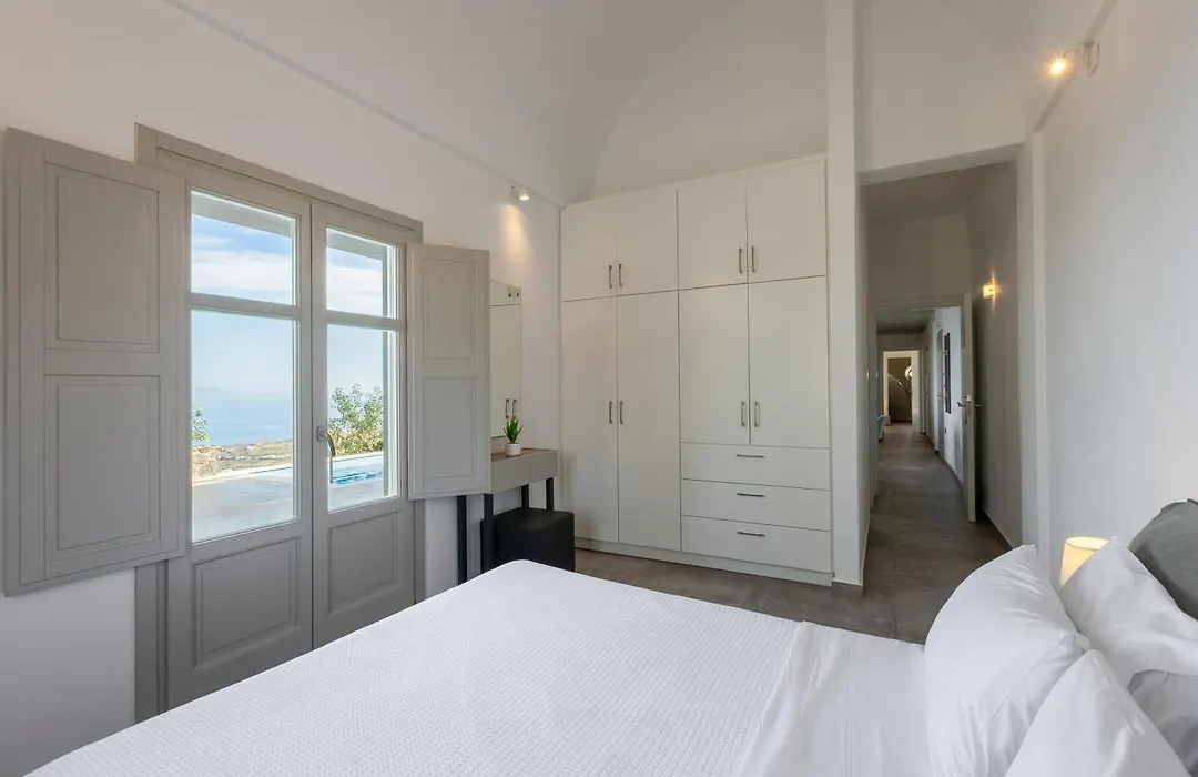 Theano Cave Suites & Villas-1
