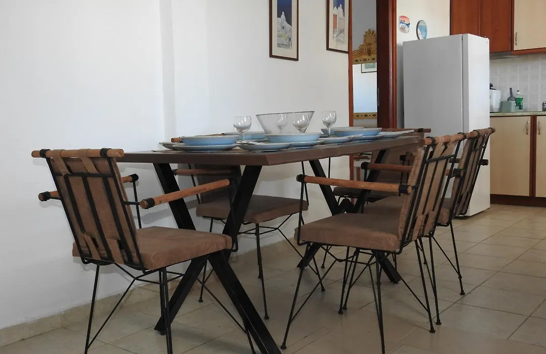 Birds Villa Apartments With Heated Pool - Including Car And Breakfast-1