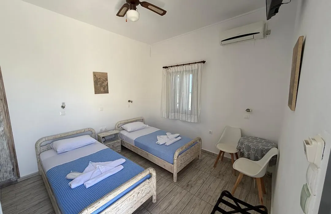 Maryloujohn Villas Oia-1