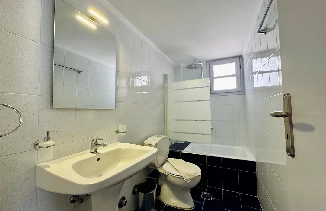 Tritonas Rooms-1