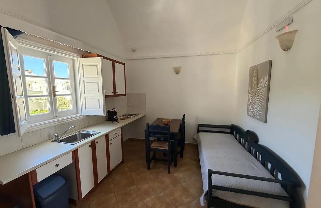 Leonidas Apartments-1