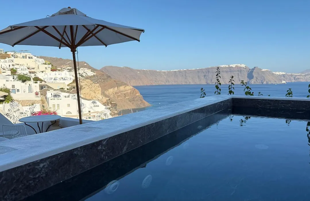 Chelidonia Luxury Suites-1