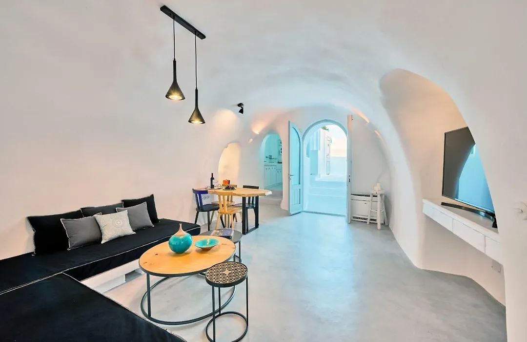 Cave Suite Oia-1