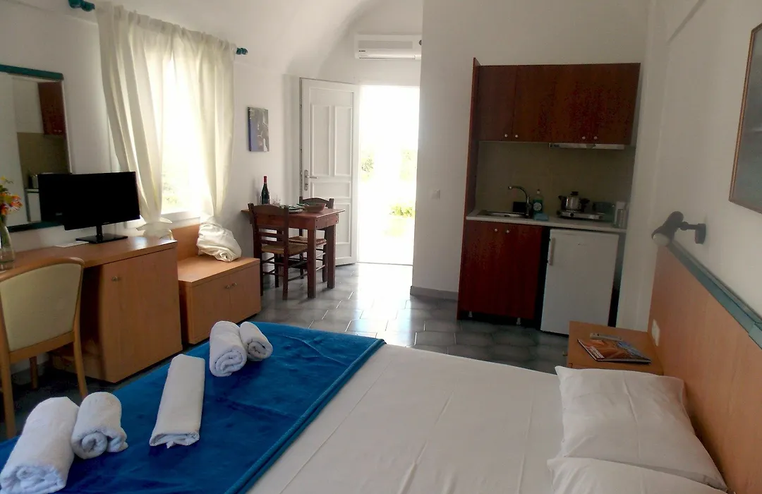 Sunrise Studios In Perissa-1