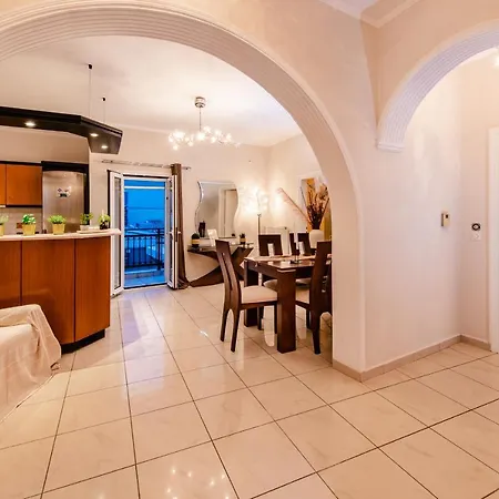 Yiannis Suite Santorini-2