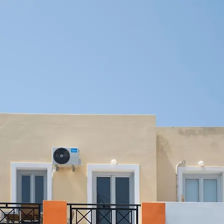K & G Central Apartments Fira-3