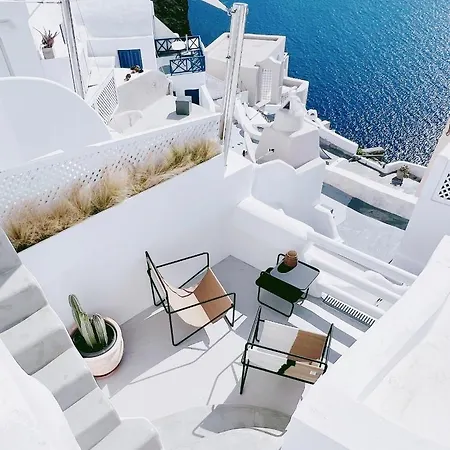 Delta Suites-2