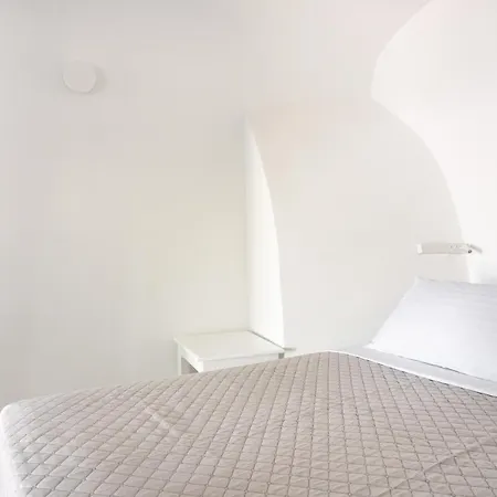 Oia Cave Loft-2