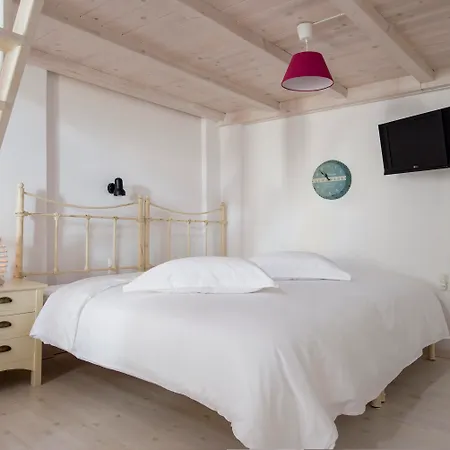 Earino Suites And Villa-3