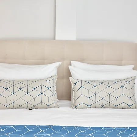 La Maltese Oia Luxury Suites-3