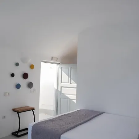 Oia Spirit Studios By Mary D Nomikou-3