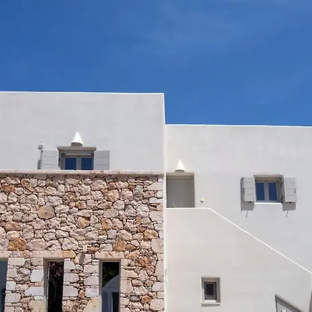 In The Heart Of Fira & Free Pool - Nychteri Suite-3