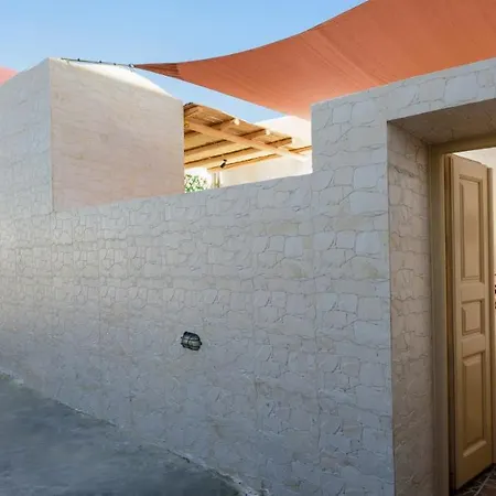 Heart Of Oia - Private House With Jacuzzi-3