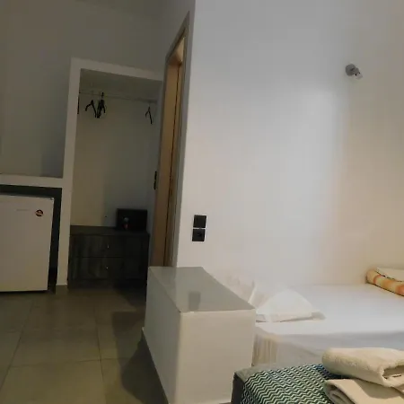 Perissa Playa Rooms-2