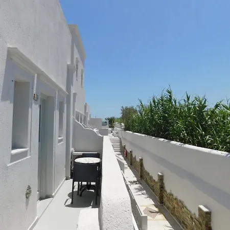 Happy Fish Rooms- Beachfront-3