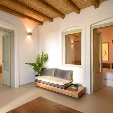 Este Luxury Suites-3