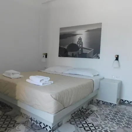 Fira City Line Rooms-3