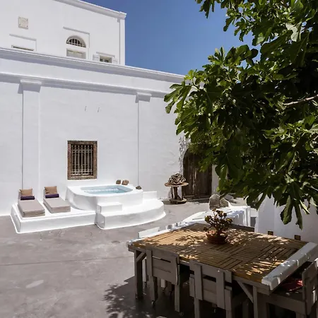 On An Island Suites & Apartments - Fira-3