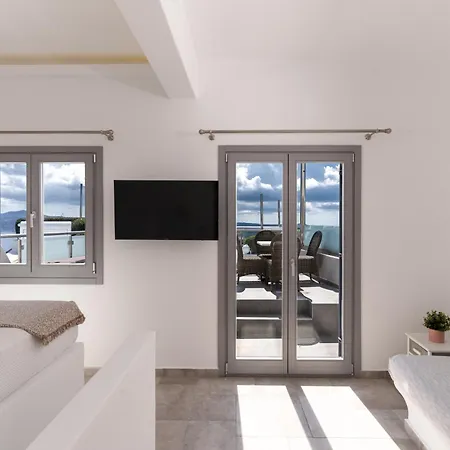 Enalion White Suites Oia-3