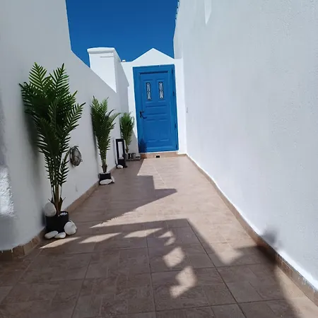 Top Oia-2
