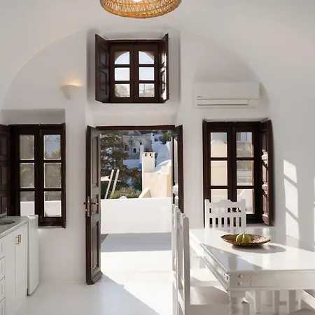Madame Kalitsi Cozy Suites-2