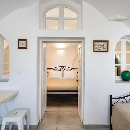 Day One Fira Mansion-2