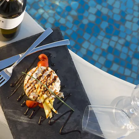 Pearl On The Cliff Hotel & Suites By Pearl Hotel Collection-2