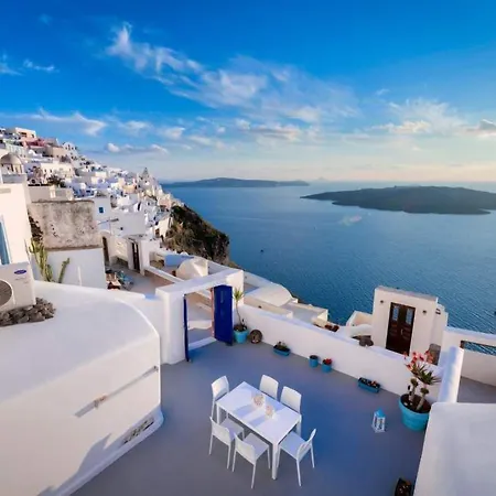 Fira White Residence-3