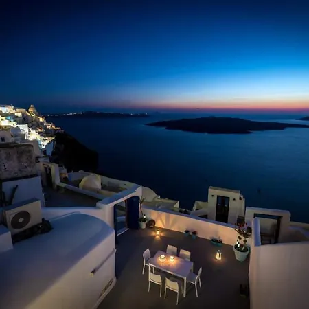 Fira White Residence-2