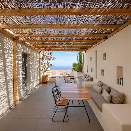 Lemon Suites Santorini-3