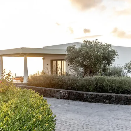 Cresanto Luxury Suites-3