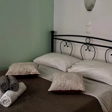 Lefteris Traditional Rooms-2