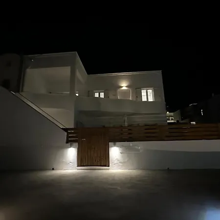 Thira Gold Suites-3