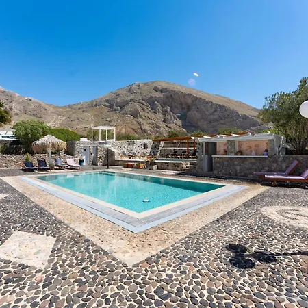Birds Villa Apartments With Heated Pool - Including Car And Breakfast-3