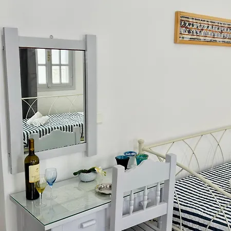 Tritonas Rooms-2