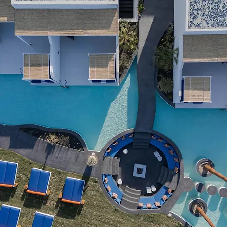 Cresanto Luxury Suites-2