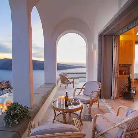 Beautiful Oia Villa-3