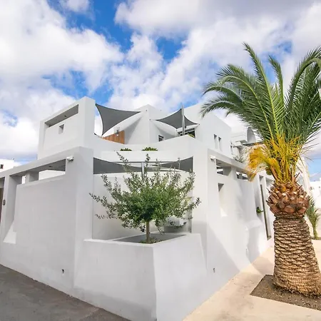 Marquise Suites - Adults Only-2