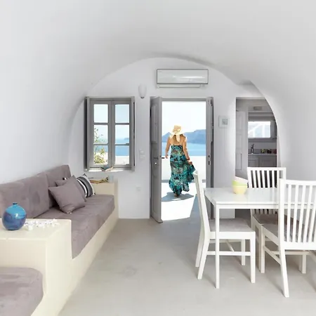 Liakada Oia Suites-3
