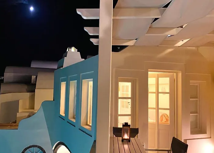 Grand Canava Oia 