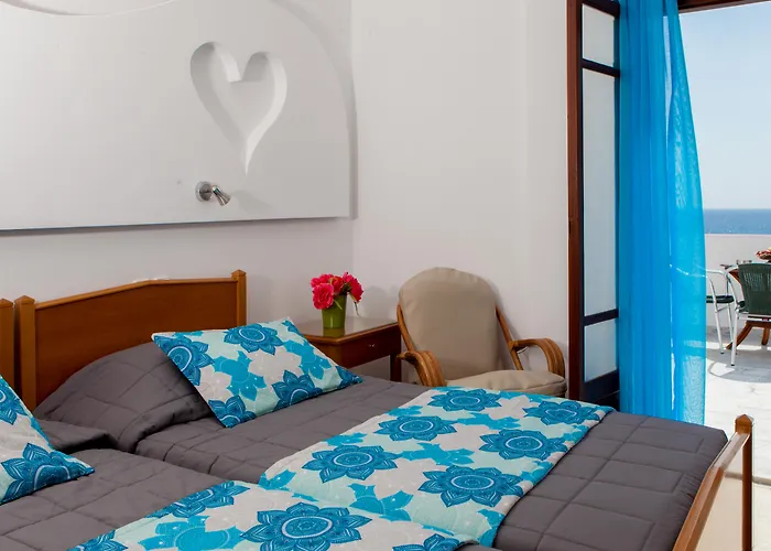 Irini'S Rooms Fteoura Kamári